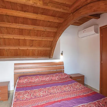 Awesome In W/ Outdoor Swimming Pool And 2 Bedrooms Isca sullo Ionio