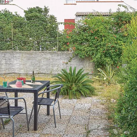 Awesome In W/ Outdoor Swimming Pool And 2 Bedrooms Holiday home *